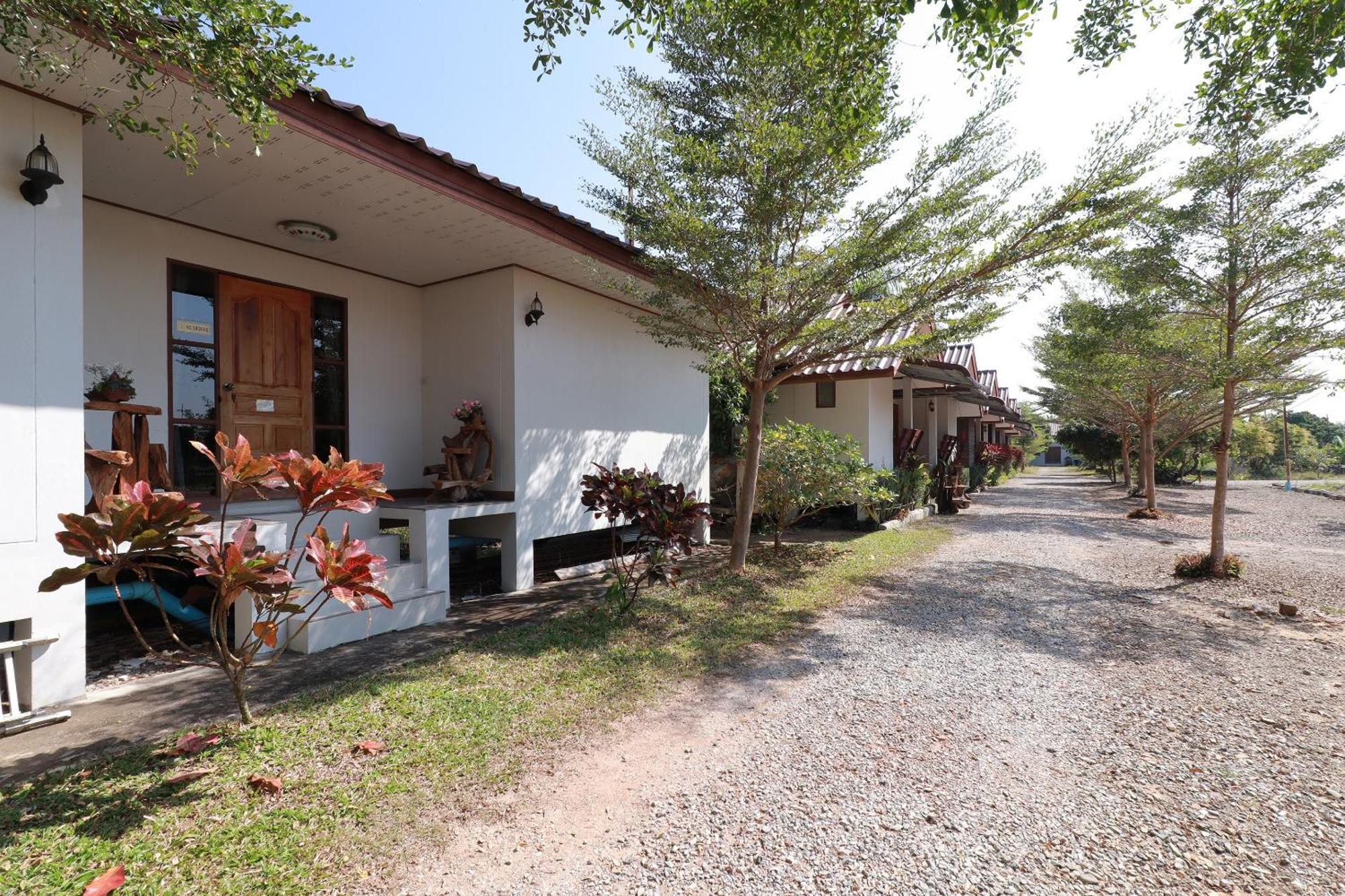 Oyo 553 Kongsup Resort Lamphun Dış mekan fotoğraf